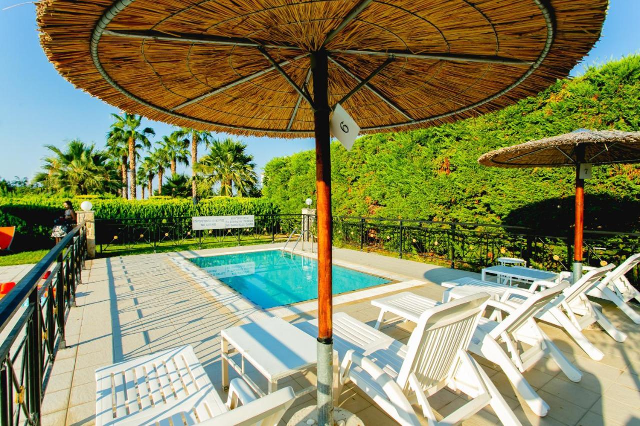Golden Residence Family Resort Pefkochori Exterior photo