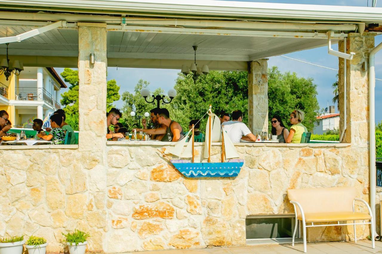 Golden Residence Family Resort Pefkochori Exterior photo