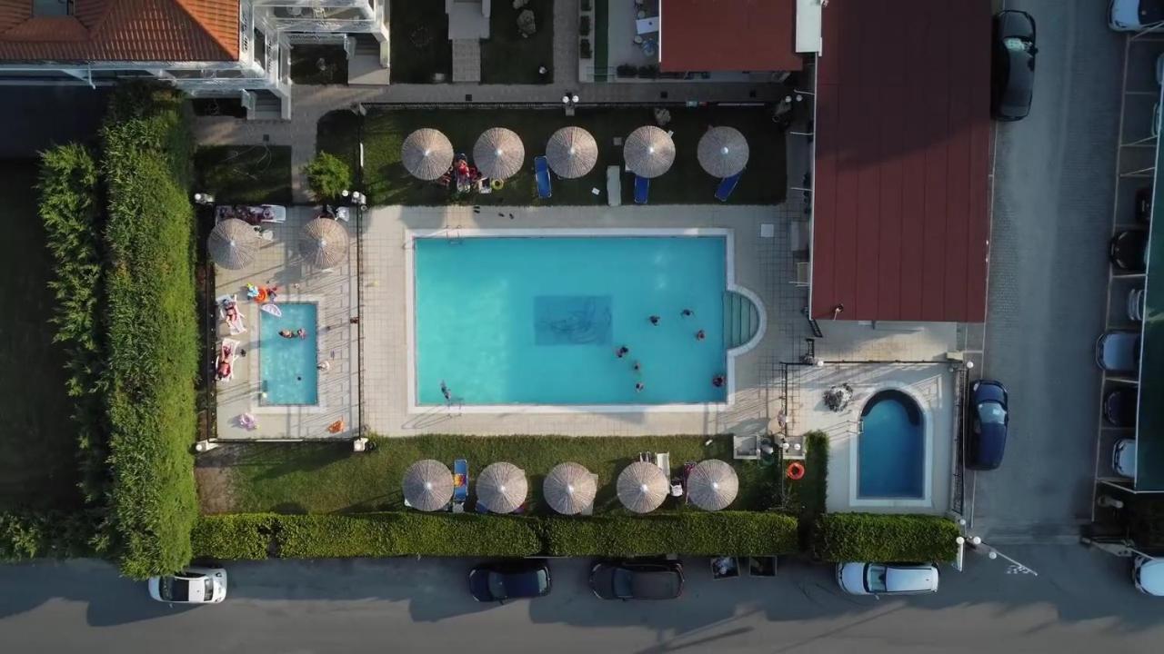 Golden Residence Family Resort Pefkochori Exterior photo
