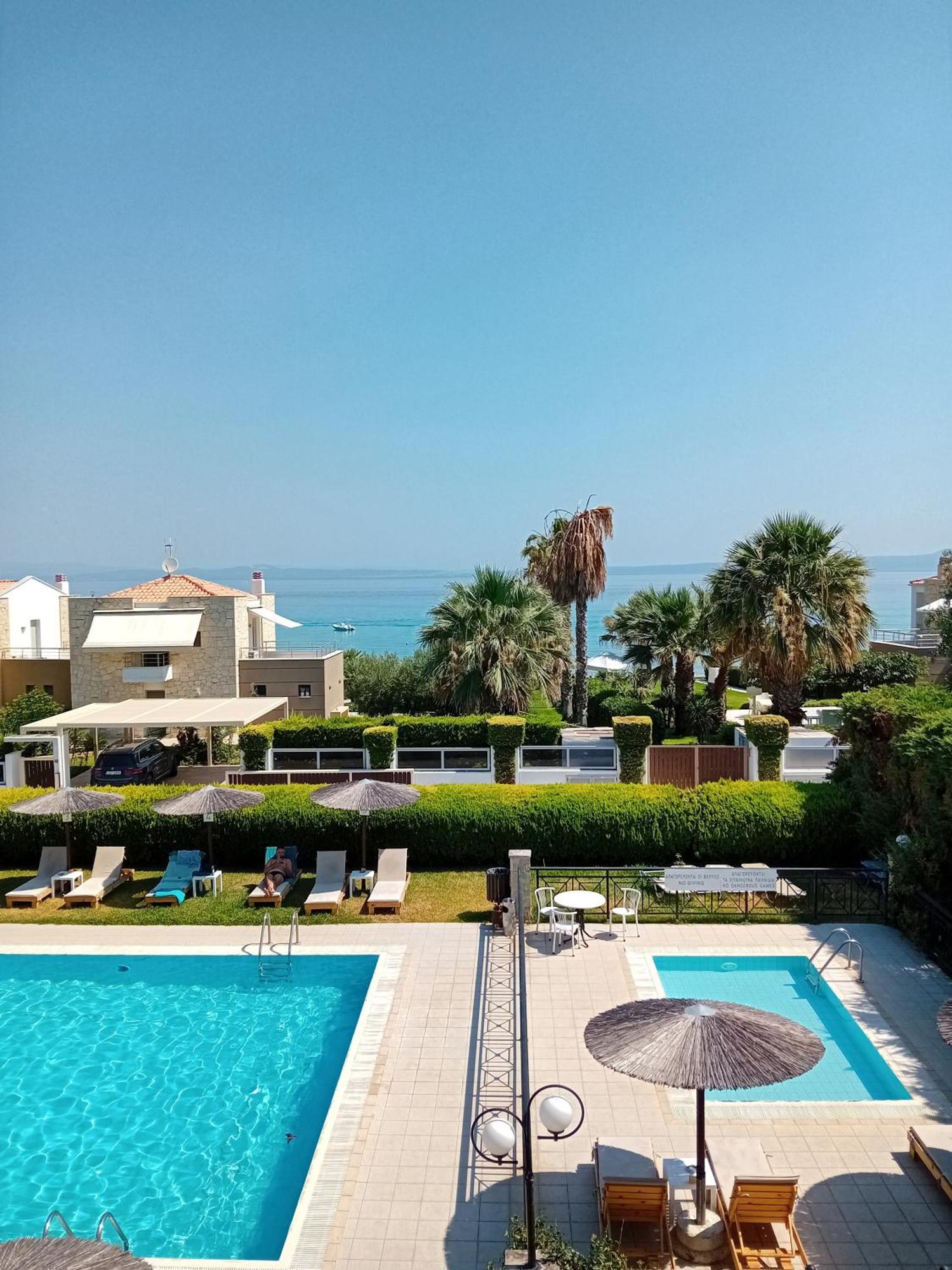 Golden Residence Family Resort Pefkochori Exterior photo