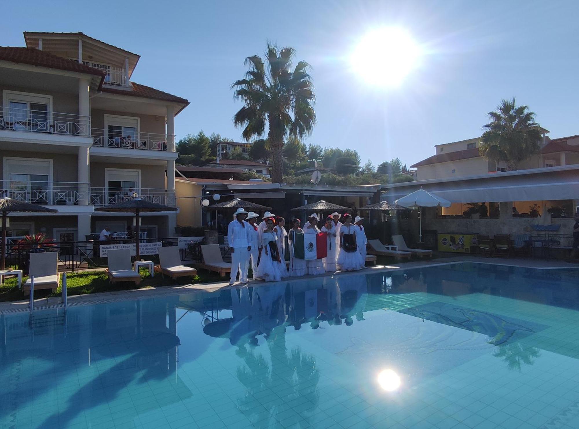 Golden Residence Family Resort Pefkochori Exterior photo